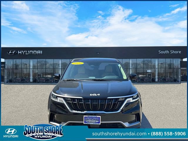 Used 2024 Kia Carnival EX FWD image 2
