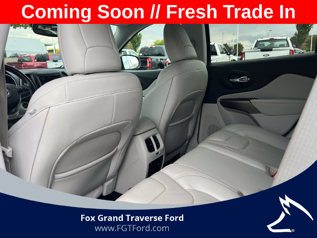 Used 2020 Jeep Cherokee Latitude Lux w/ Comfort/Convenience Group AWD/4WD image 34