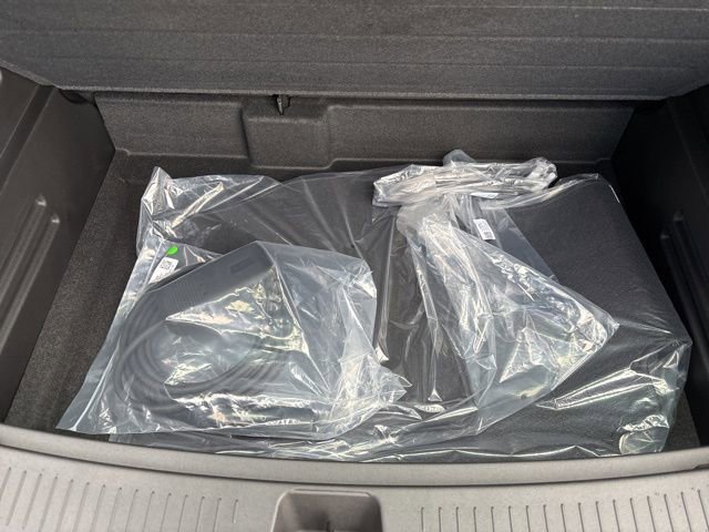 New 2027 Chevrolet Bolt RS w/ Technology Package FWD image 32
