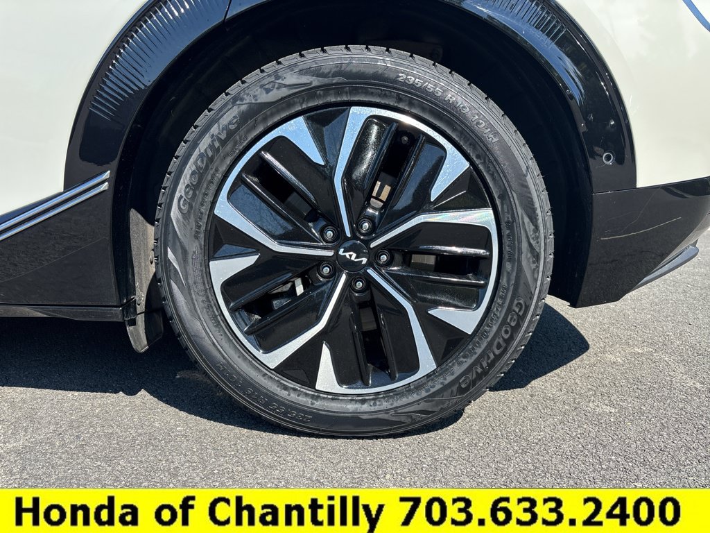 Used 2022 Kia EV6 Wind w/ Wind Technology Package AWD/4WD image 31