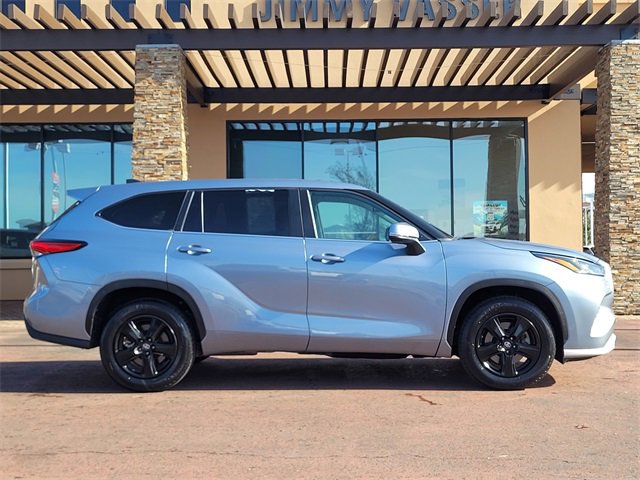 Certified 2023 Toyota Highlander LE image 5