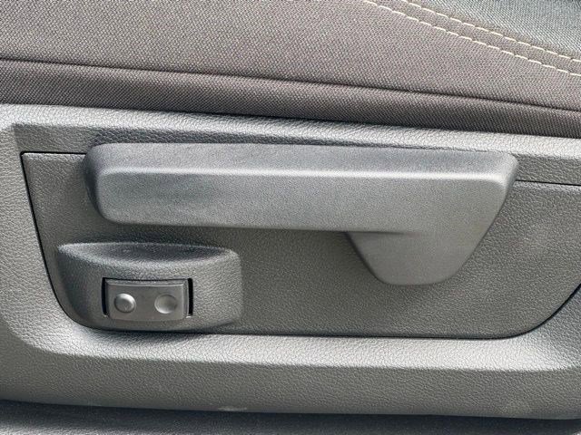 New 2025 RAM 5500 4x4 Regular Cab image 15