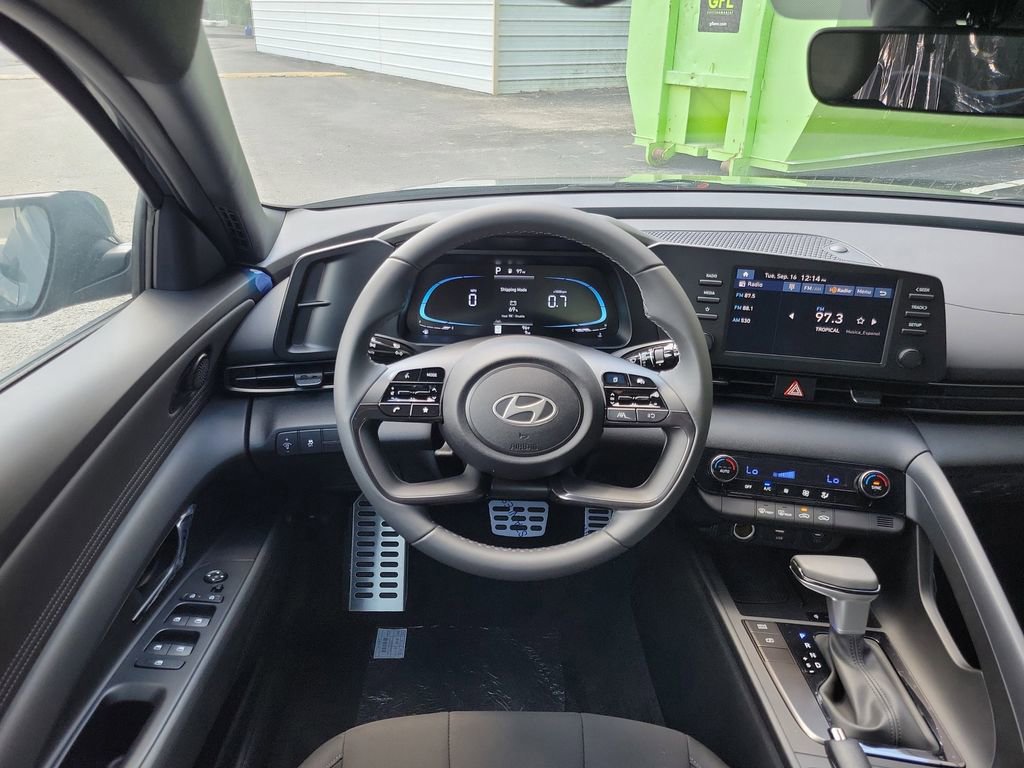 New 2025 Hyundai Elantra Sport w/ Cargo Package image 28