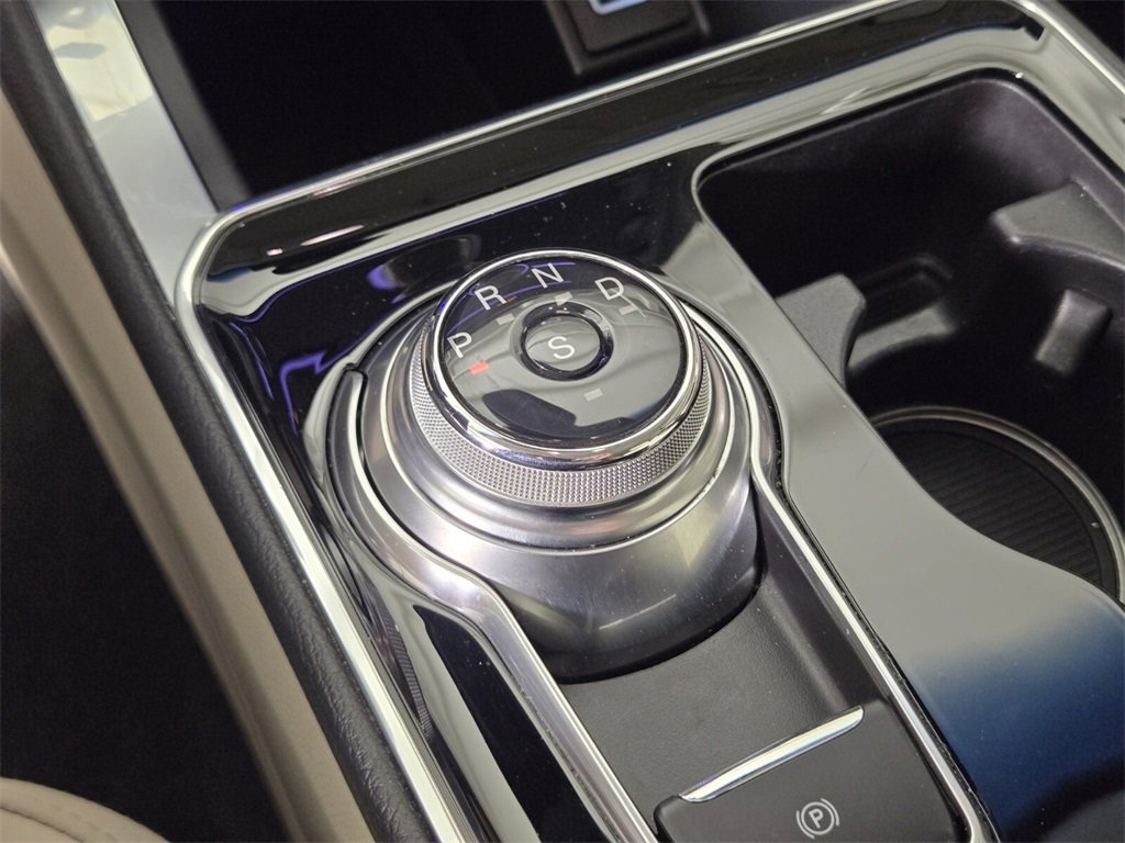 Used 2019 Ford Edge Titanium w/ Equipment Group 301A image 35