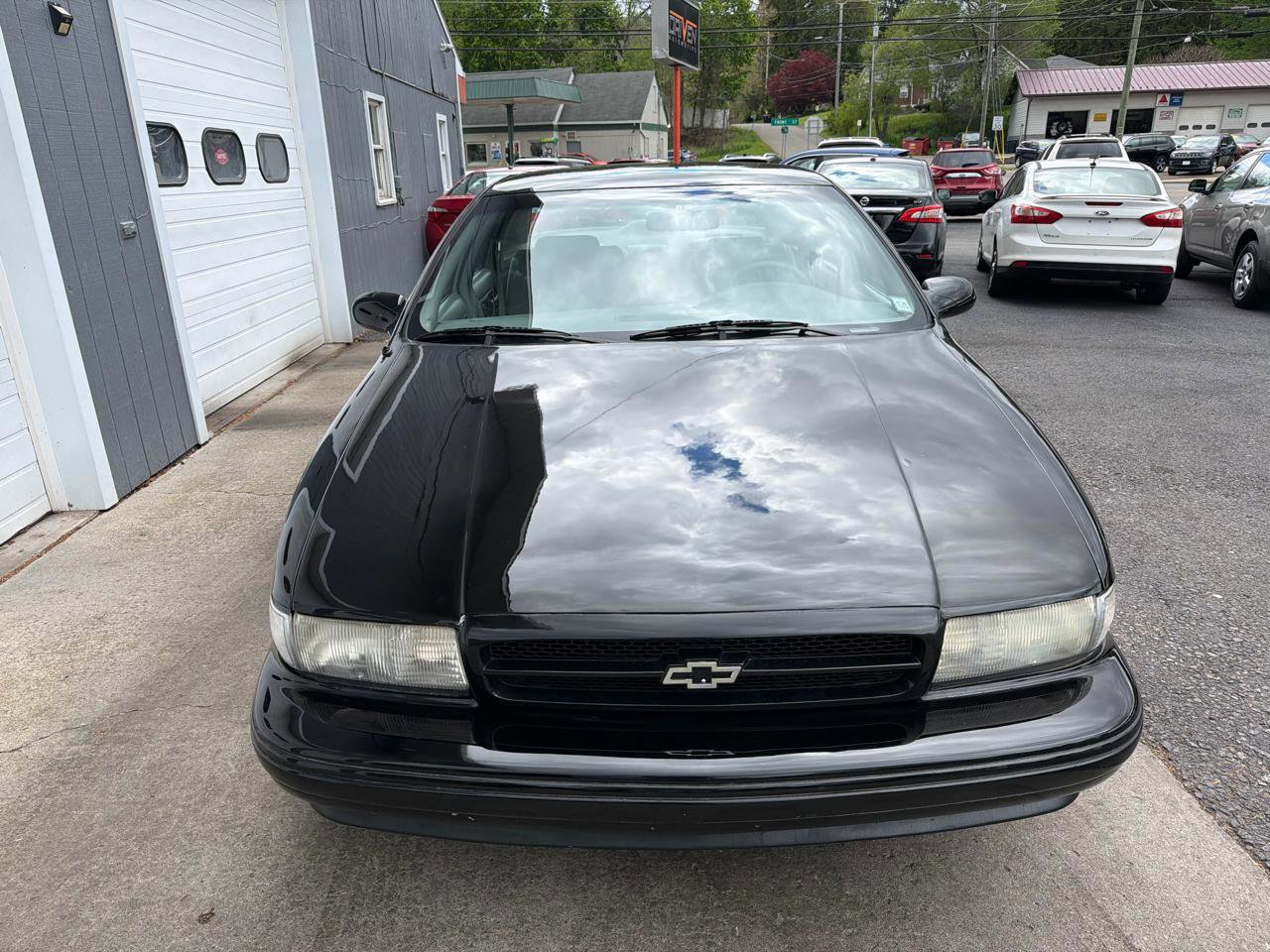 Used 1995 Chevrolet Impala SS RWD image 2