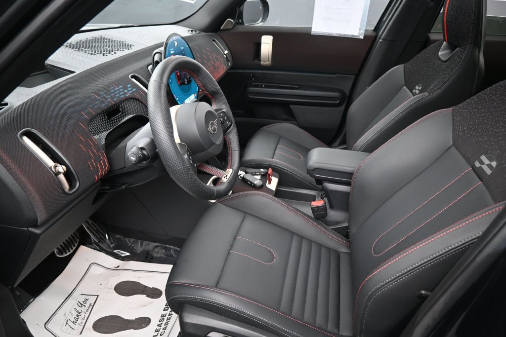 Used 2025 MINI Cooper Countryman John Cooper Works w/ Comfort Package Max AWD/4WD image 17
