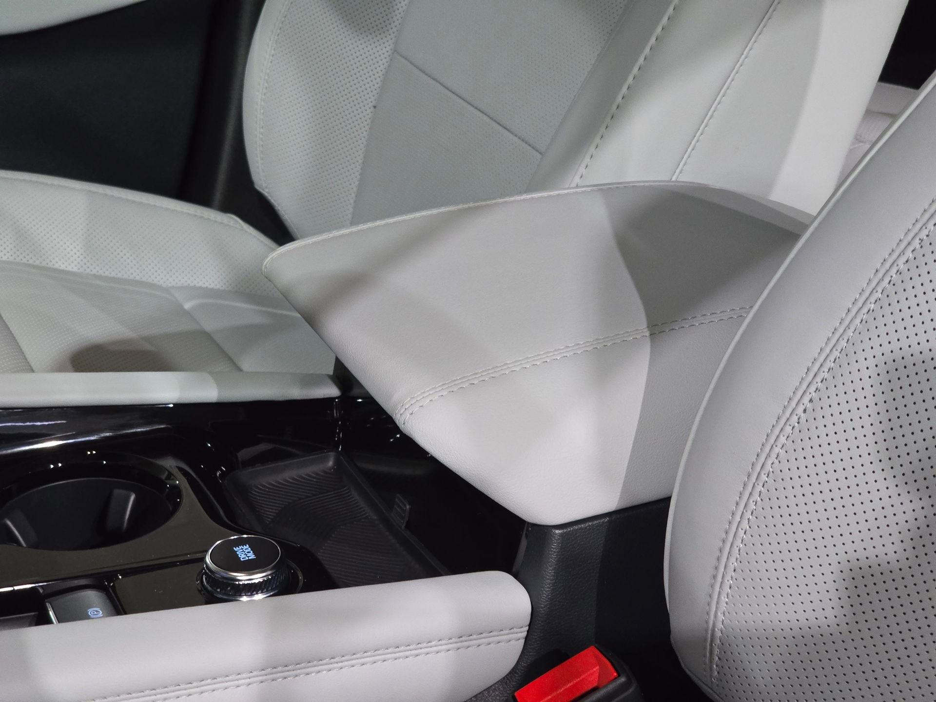 New 2026 Ford Explorer Platinum w/ LUX Leather Package image 37