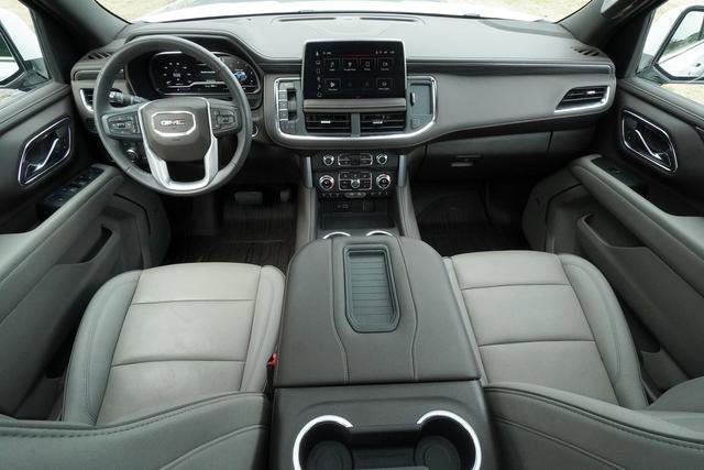 Used 2024 GMC Yukon SLT w/ SLT Premium Package image 14