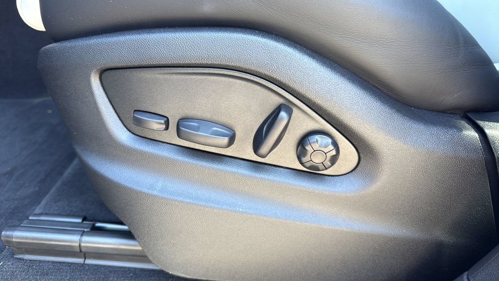 Certified 2026 Porsche Cayenne AWD/4WD image 7