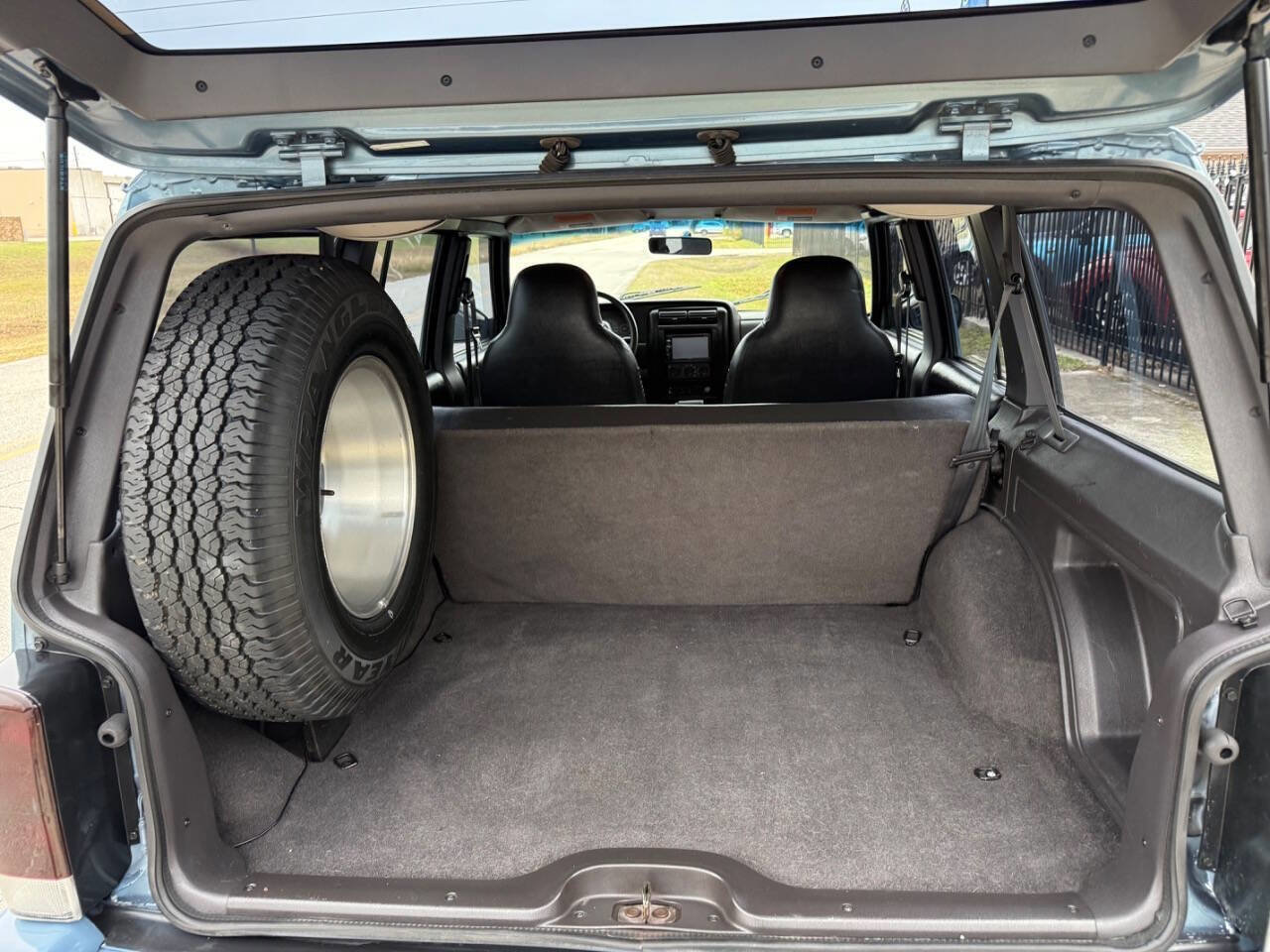 Used 1999 Jeep Cherokee SE image 27