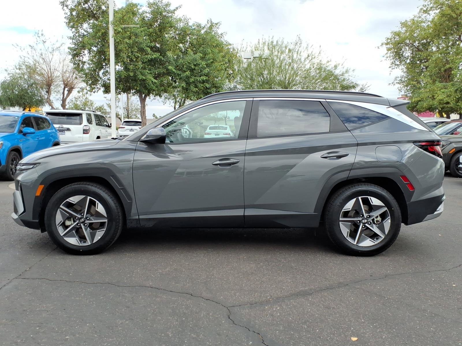 Certified 2025 Hyundai Tucson SEL FWD image 2
