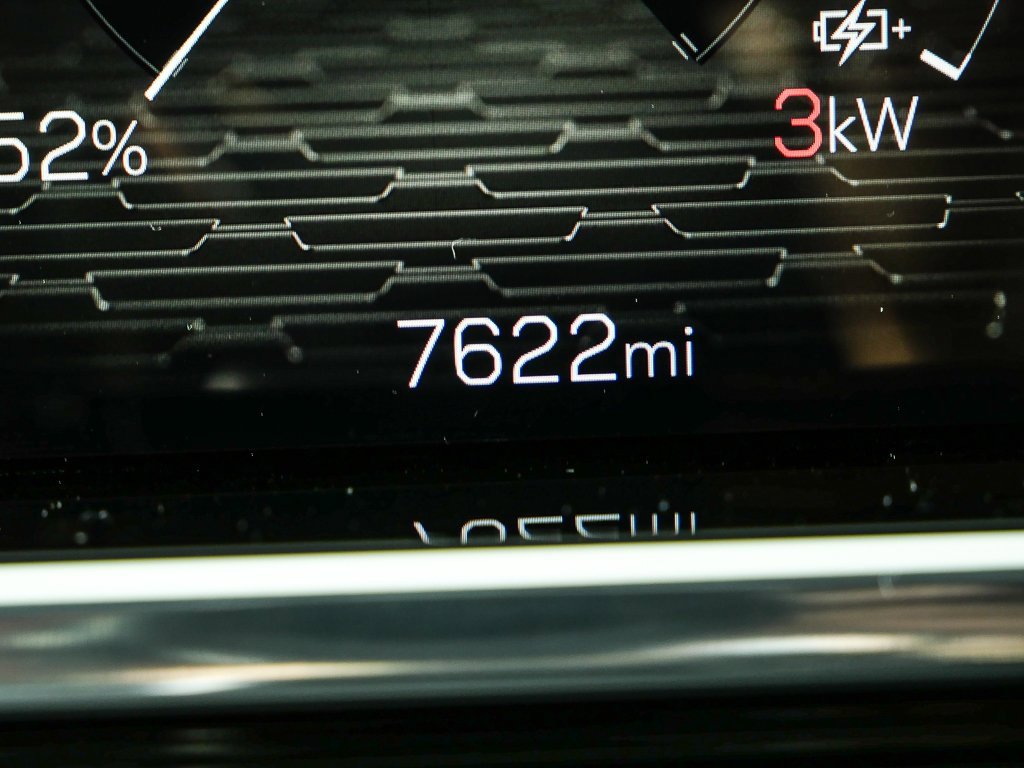 Used 2024 GMC Sierra EV Denali image 9