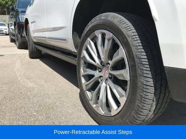 Used 2021 GMC Yukon Denali w/ Denali Premium Package AWD/4WD image 11