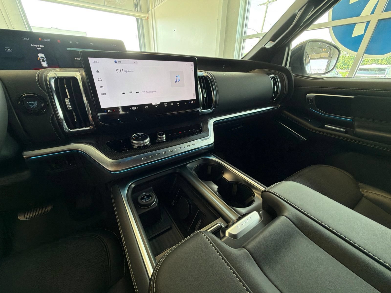 New 2027 Ford Expedition Platinum w/ Stealth Appearance Package AWD/4WD image 24