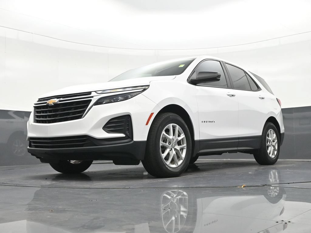 Used 2023 Chevrolet Equinox LS FWD image 24