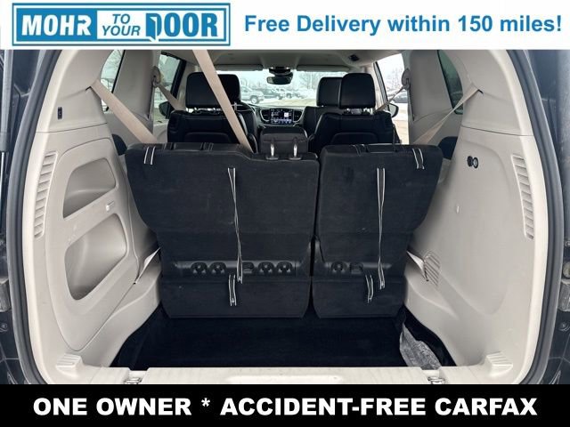 Used 2024 Chrysler Pacifica Touring-L image 32