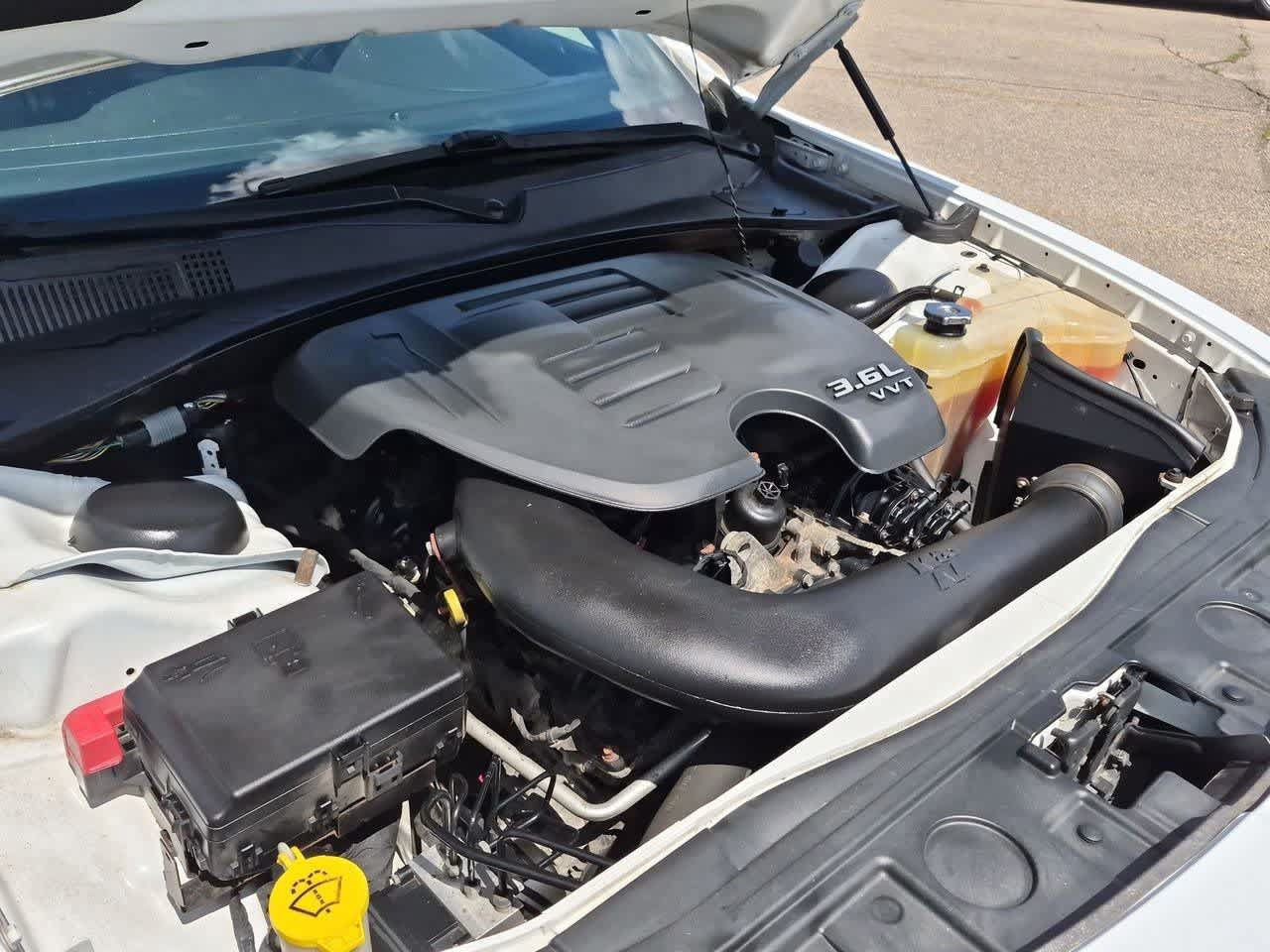 Used 2014 Chrysler 300 RWD image 14