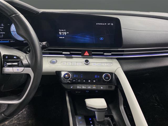 Certified 2025 Hyundai Elantra Limited image 13
