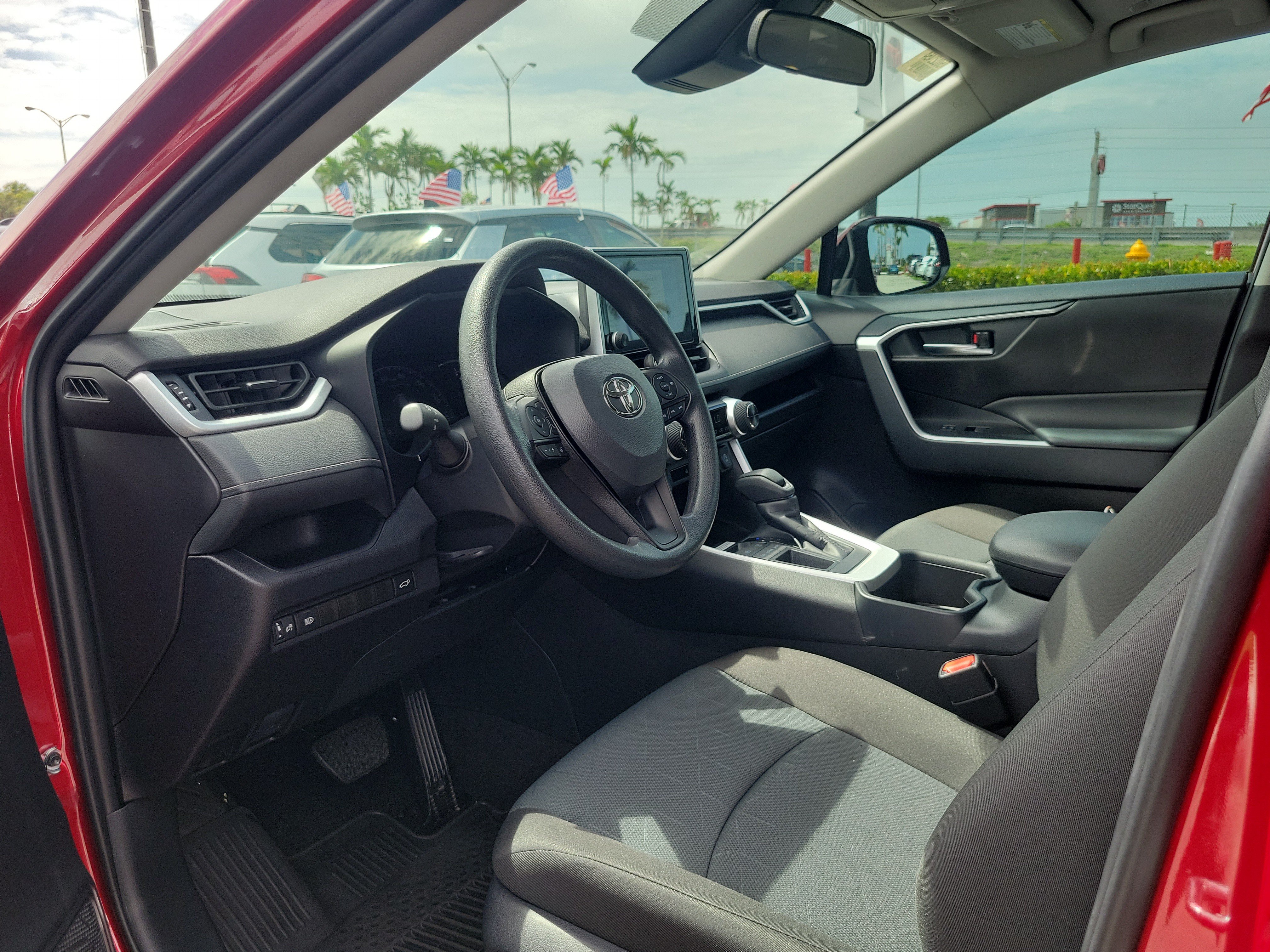 Used 2025 Toyota RAV4 XLE w/ Convenience Package FWD image 19