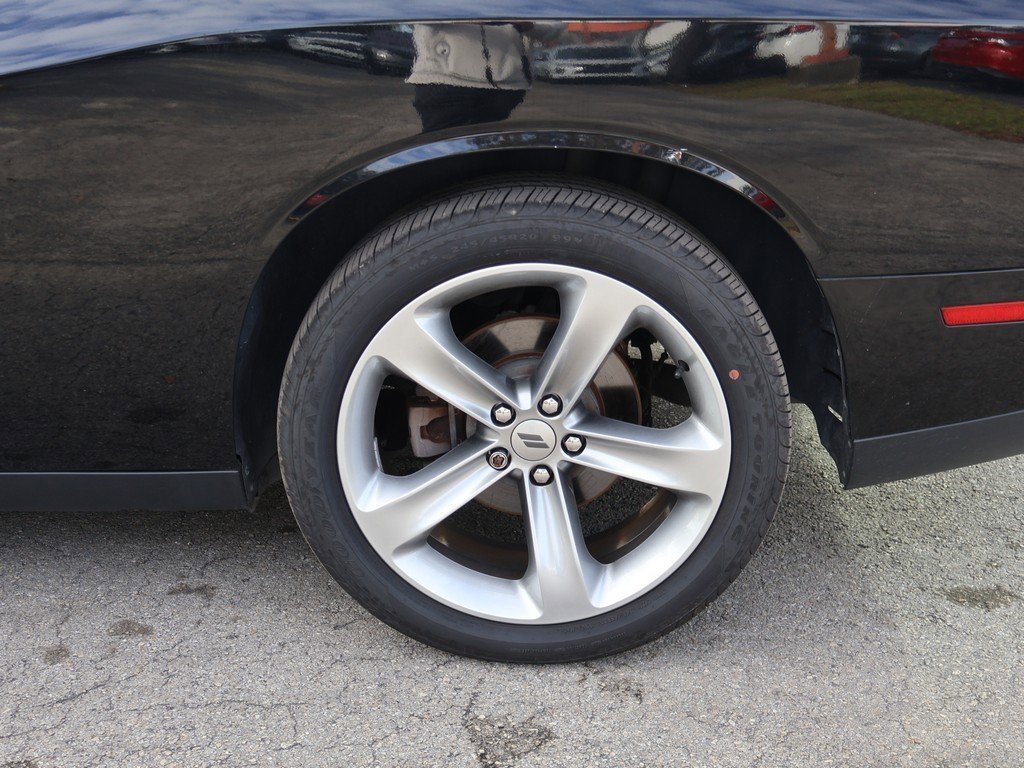 Used 2017 Dodge Challenger R/T image 15