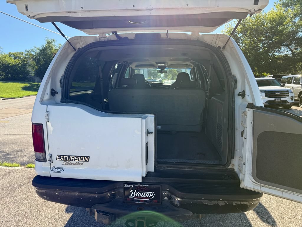 Used 2004 Ford Excursion 4WD image 11