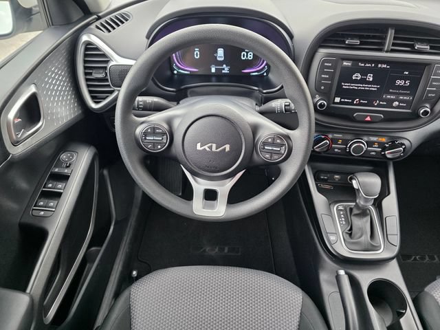 Certified 2025 Kia Soul LX w/ LX Technology Package FWD image 15