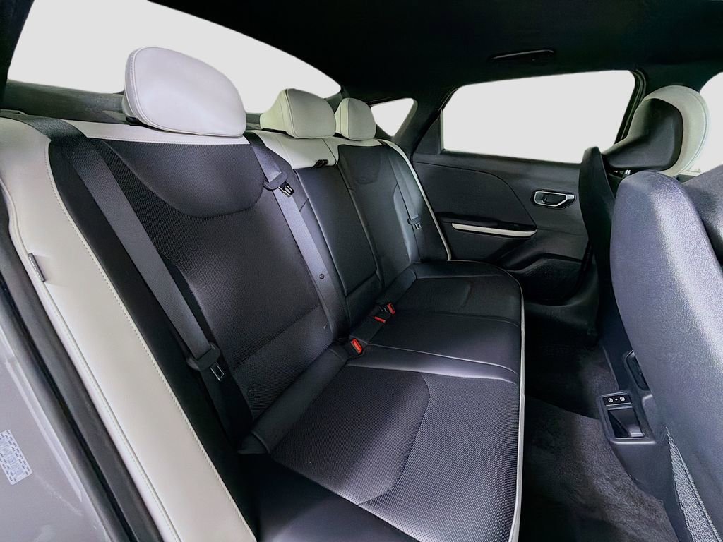 Used 2025 Kia K4 GT-Line Turbo image 32