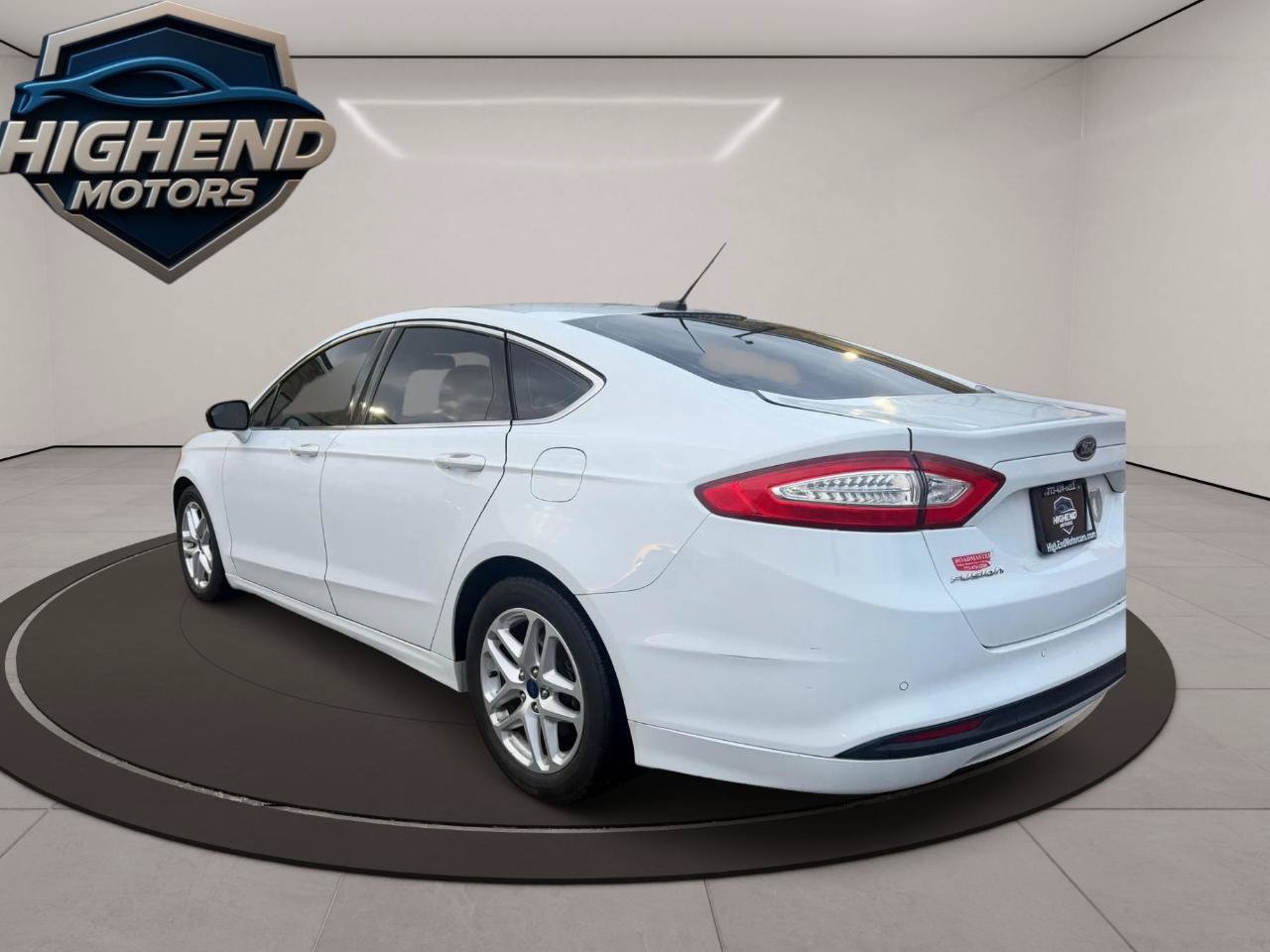 Used 2016 Ford Fusion SE w/ Equipment Group 202A FWD image 4