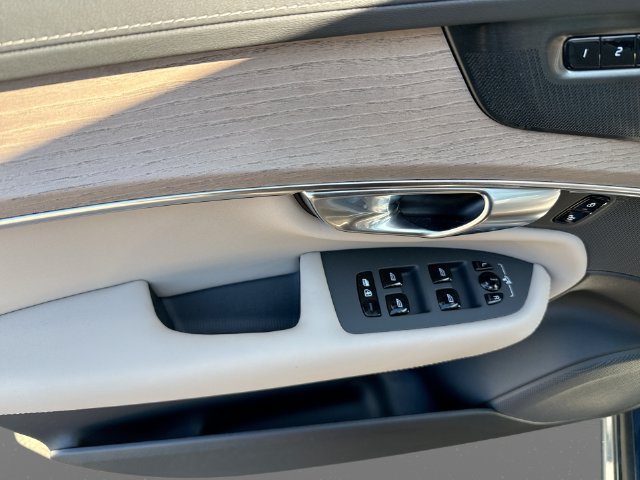 Certified 2026 Volvo XC90 B6 Ultra w/ Lounge Package AWD/4WD image 19