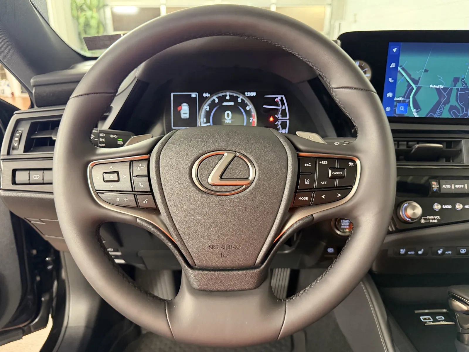 Used 2025 Lexus ES 350 w/ Technology Package FWD image 21