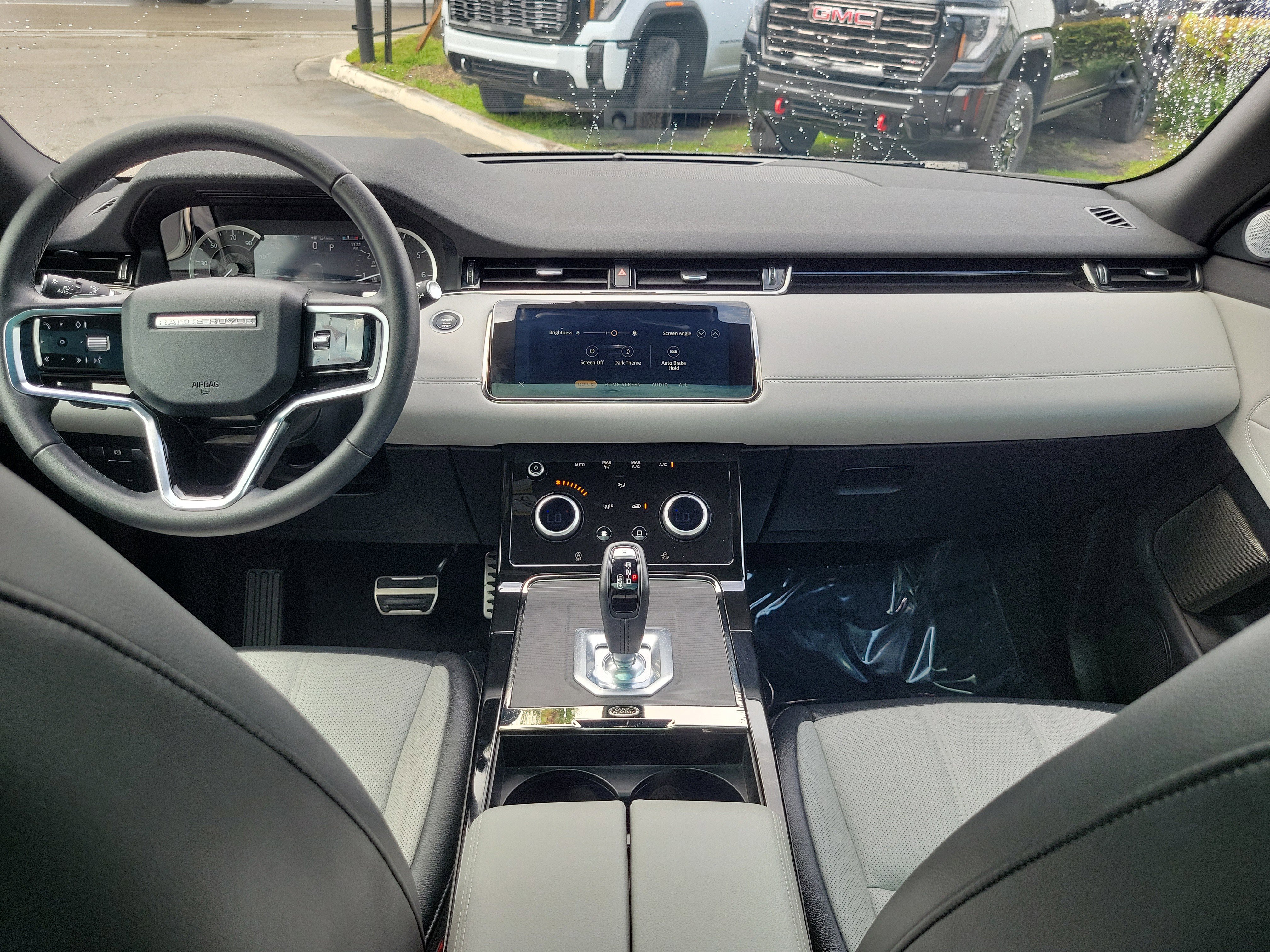 Used 2023 Land Rover Range Rover Evoque R-Dynamic SE image 19