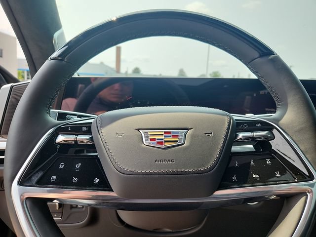 New 2026 Cadillac Escalade ESV Platinum Luxury w/ LPO, Radiant Package AWD/4WD image 15