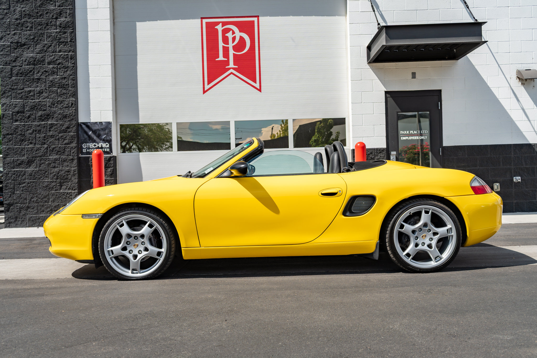 Used 1998 Porsche Boxster RWD image 23