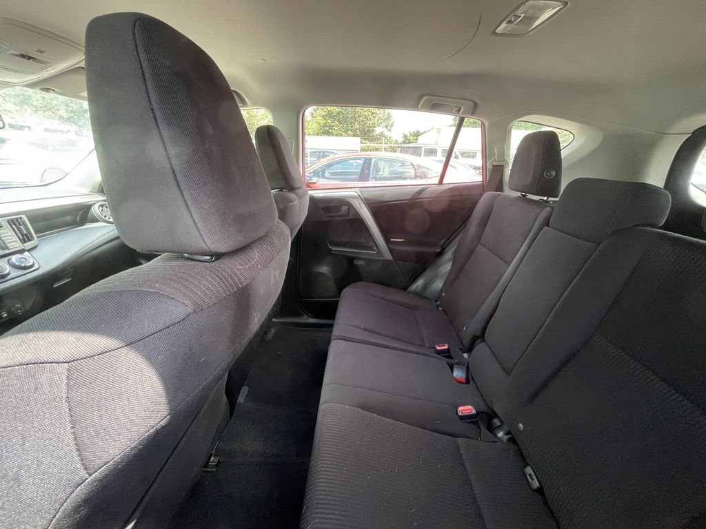 Used 2016 Toyota RAV4 LE AWD/4WD image 11