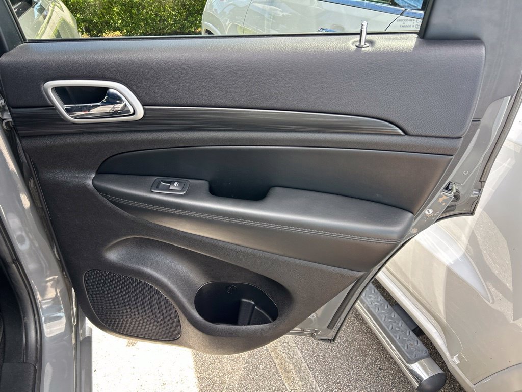 Used 2019 Jeep Grand Cherokee Altitude RWD image 43
