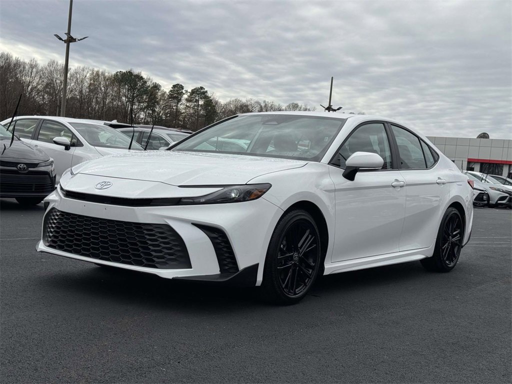 Used 2025 Toyota Camry SE image 24