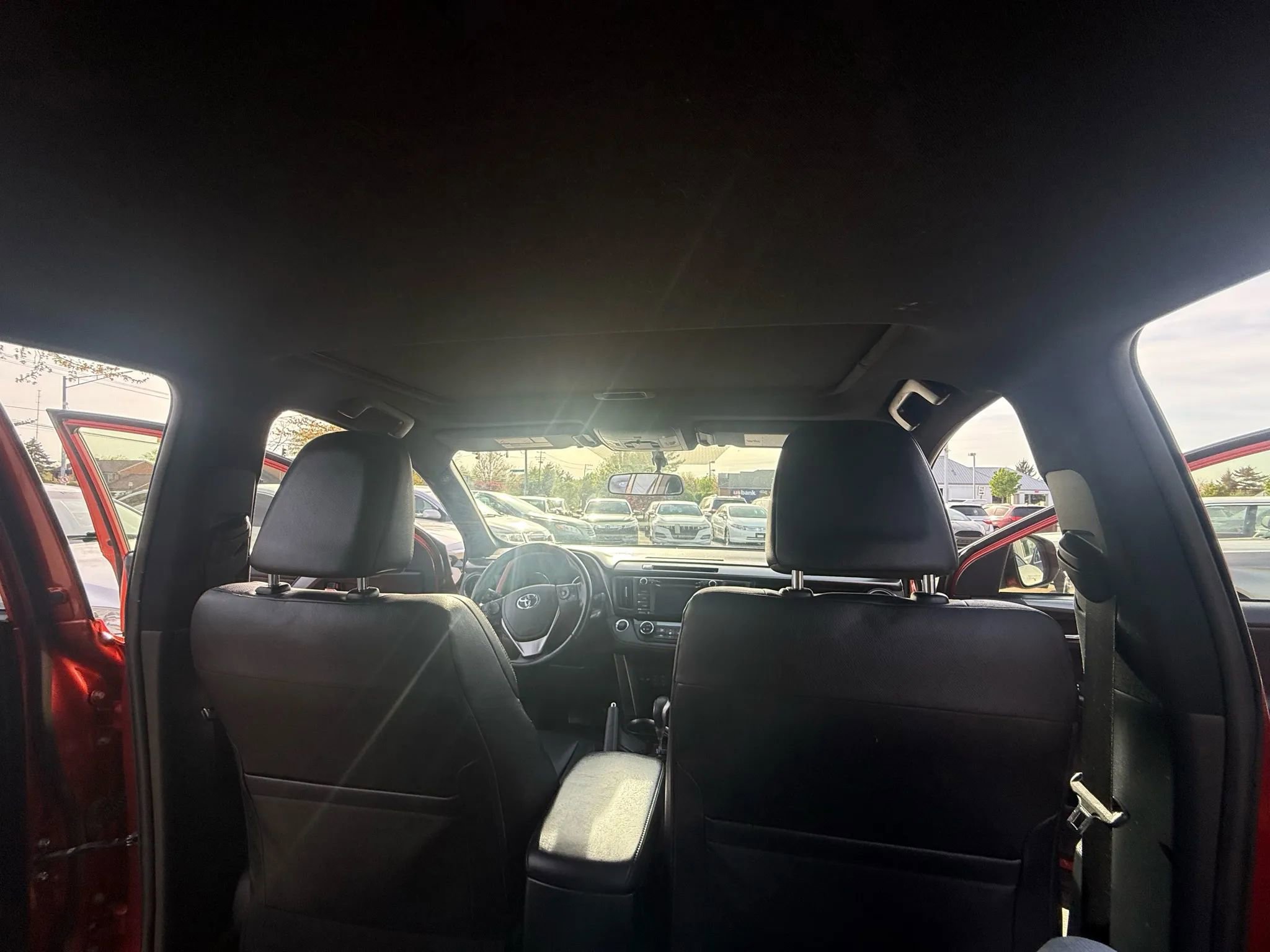 Used 2016 Toyota RAV4 SE image 12