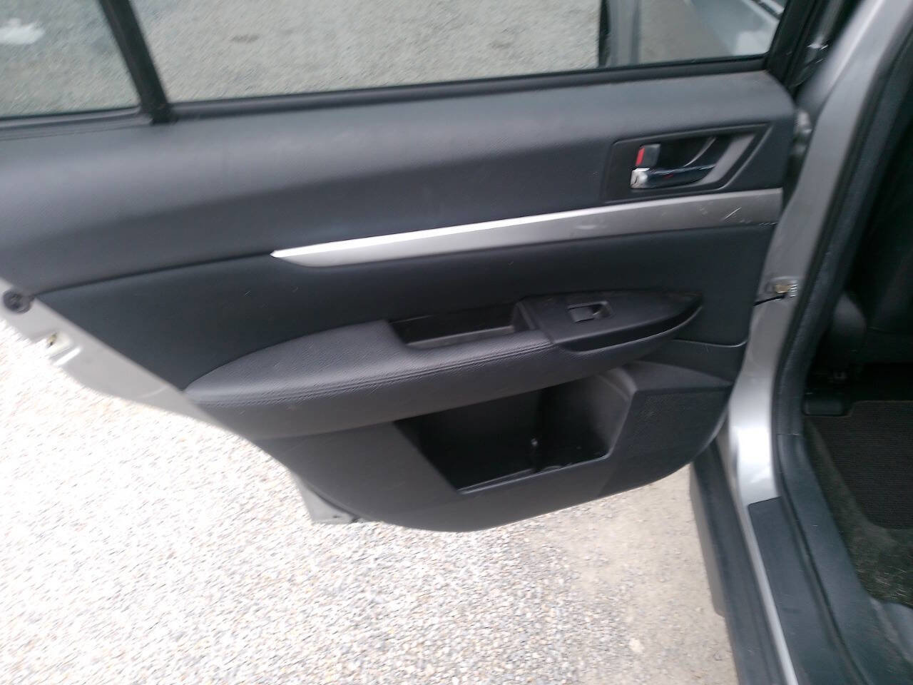 Used 2011 Subaru Outback 2.5i Premium image 29