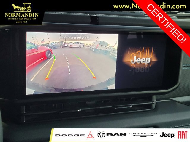 Used 2025 Jeep Wrangler Unlimited Rubicon 4xe w/ Convenience Group AWD/4WD image 10