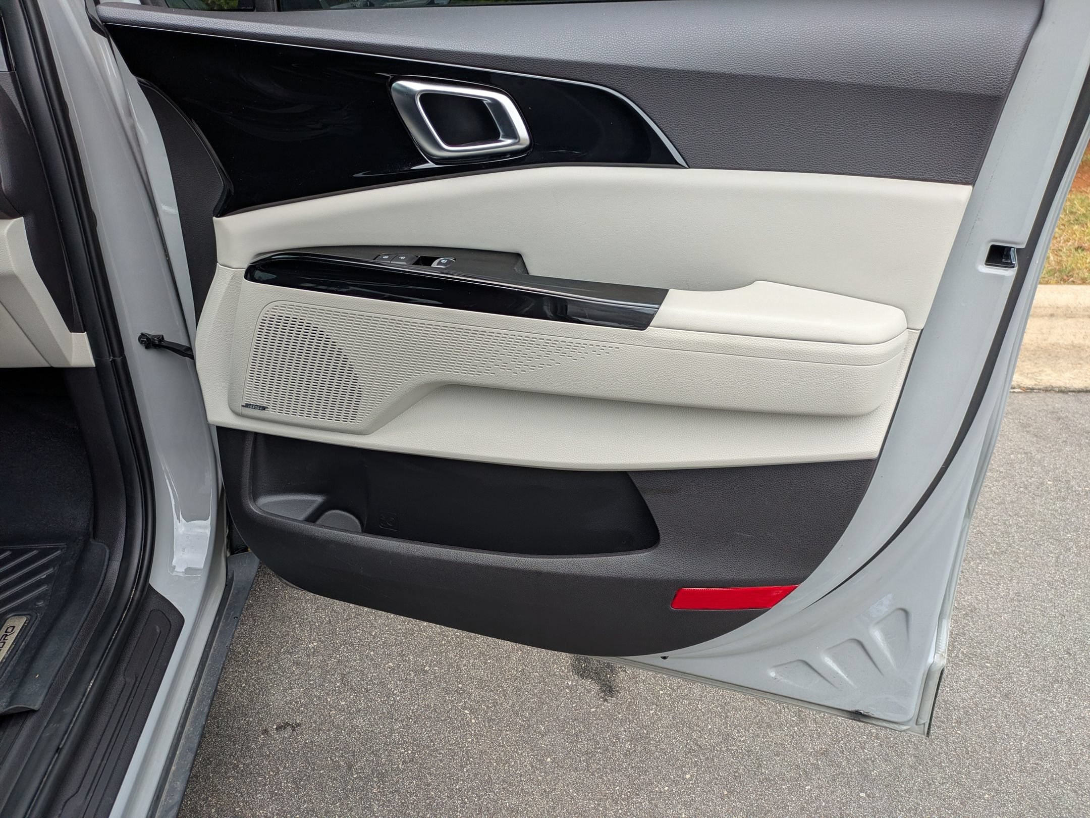 Used 2023 Kia Carnival SX Prestige FWD image 37
