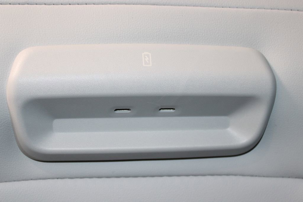 New 2026 Ford Expedition Platinum image 26