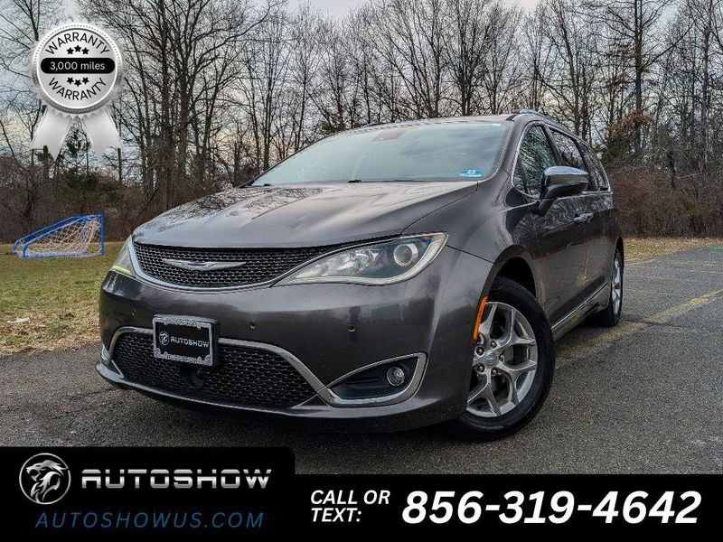Used 2018 Chrysler Pacifica Limited w/ Advanced Safetytec Group FWD image 1