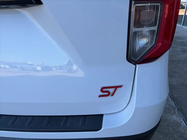 Used 2022 Ford Explorer ST w/ Equipment Group 401A image 4