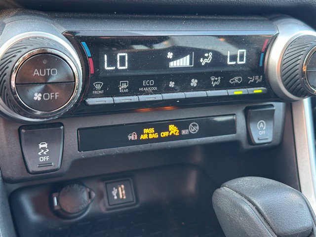 Used 2024 Toyota RAV4 XLE AWD/4WD image 26