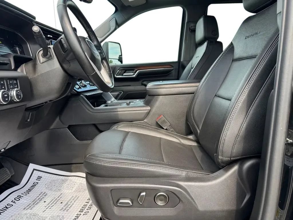 Used 2024 GMC Sierra 3500 Denali w/ Denali Reserve Package AWD/4WD image 9