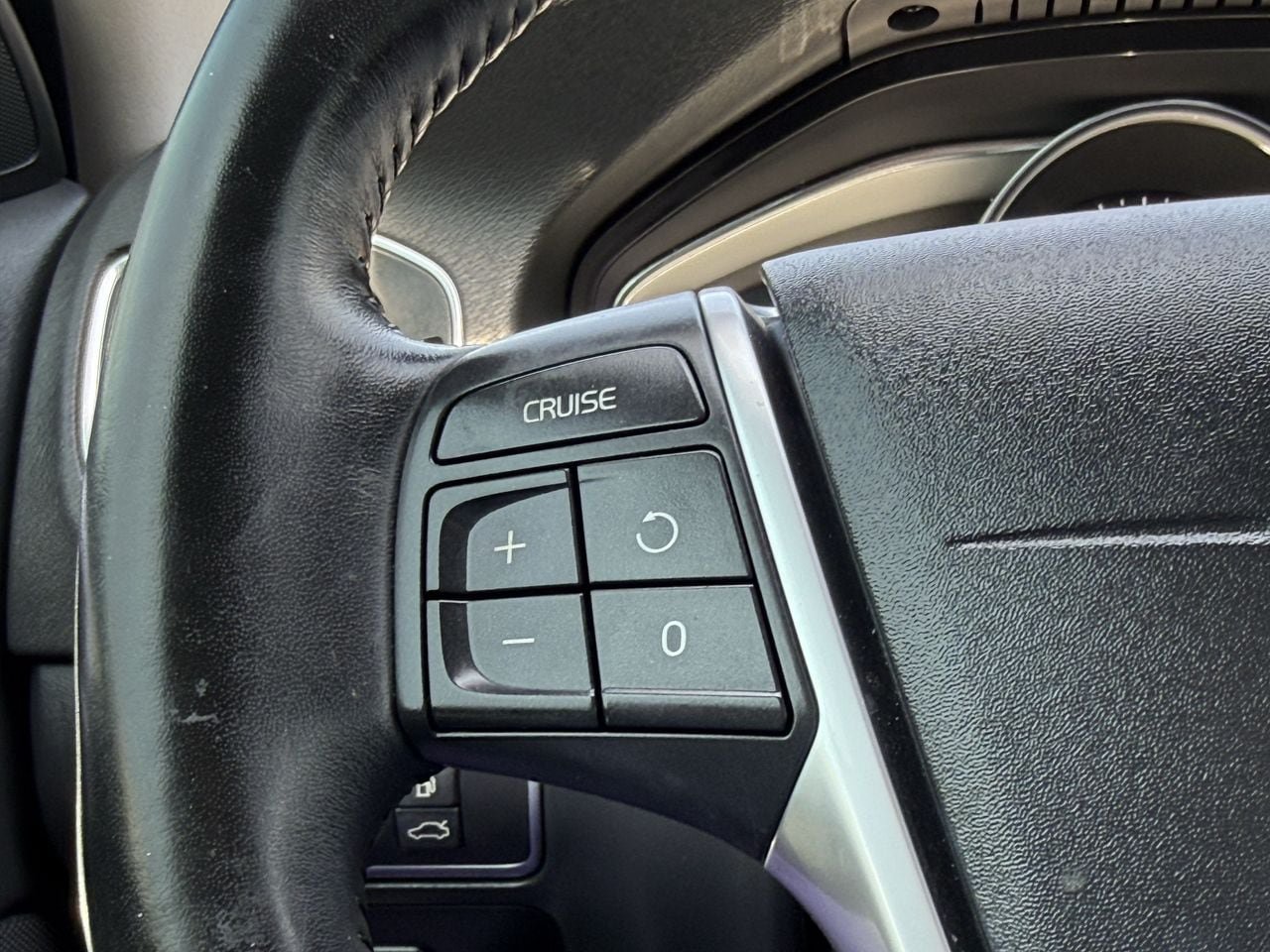 Used 2018 Volvo S60 T5 Dynamic w/ Vision Package FWD image 10