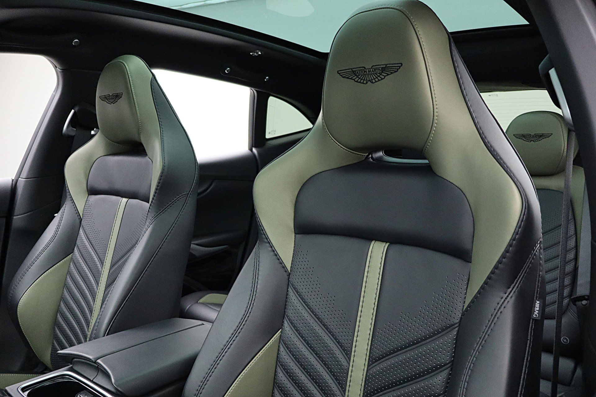 Used 2023 Aston Martin DBX 707 image 34