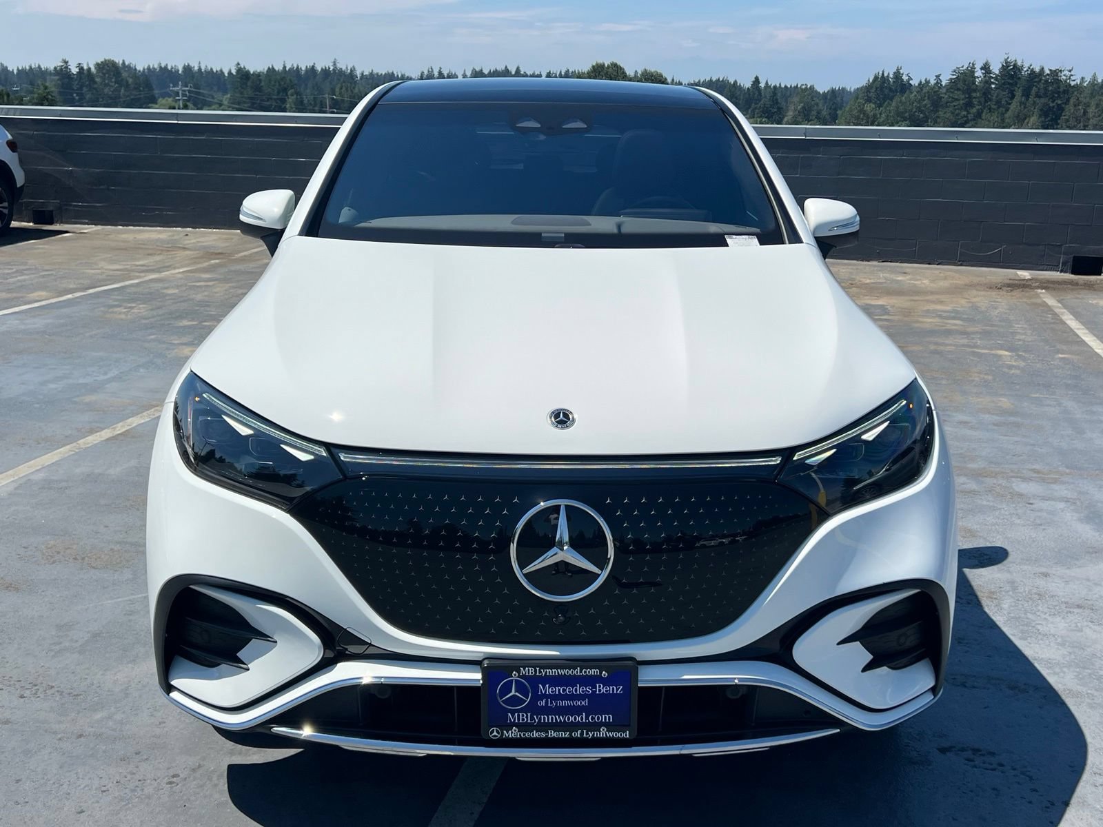 Used 2023 Mercedes-Benz EQE 500 4MATIC SUV image 4