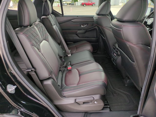 Certified 2026 Honda Pilot Black Edition image 23