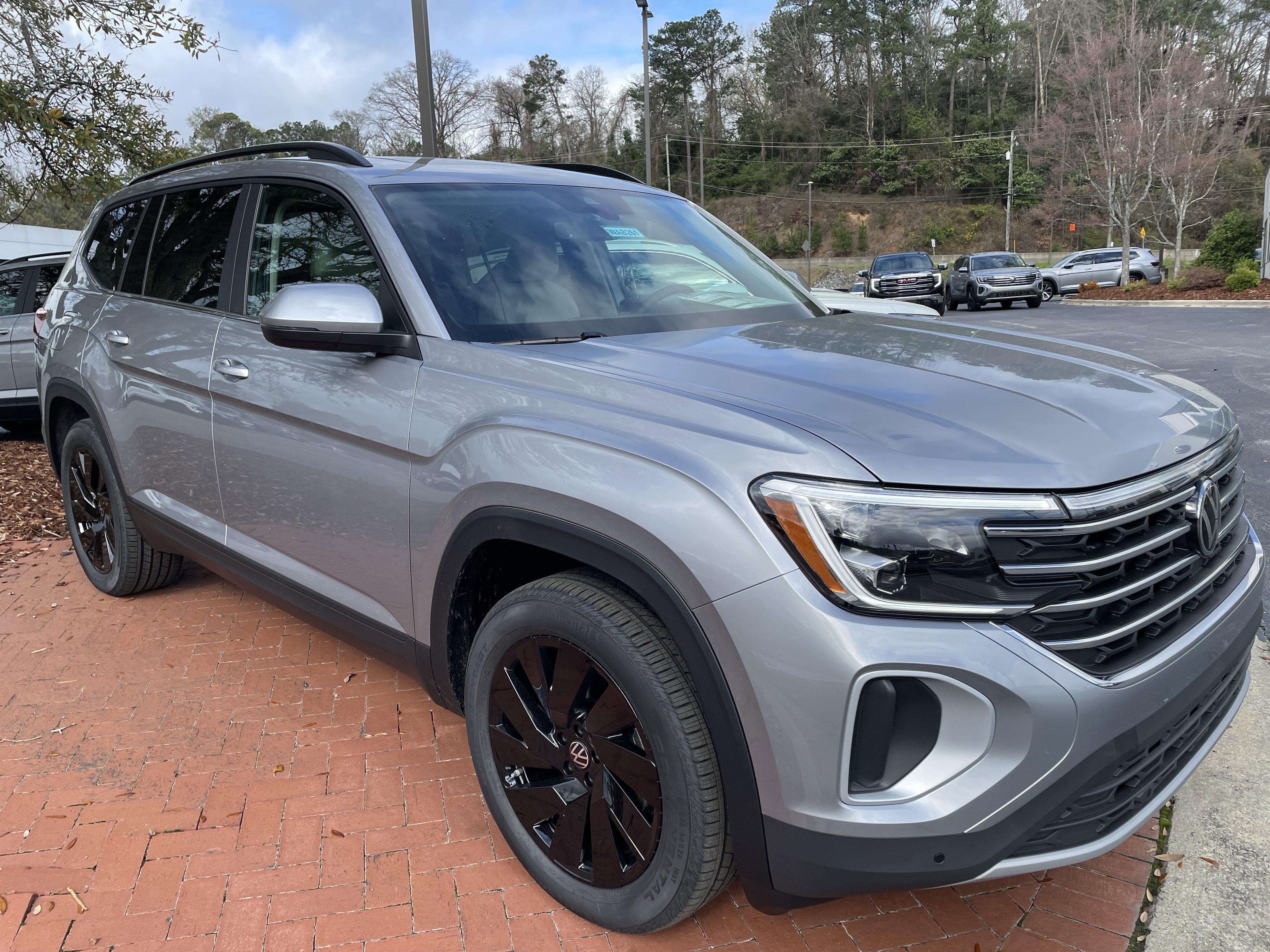 New 2026 Volkswagen Atlas SE image 3